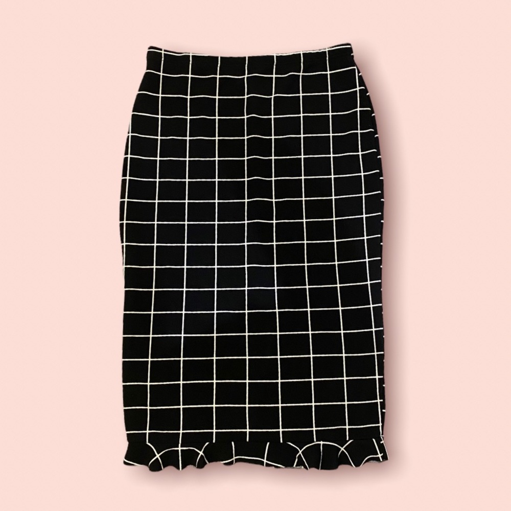 Split back ruffle hemgrid skirt